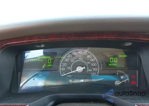 2005 Lincoln Town Car Signature из США, поврежденный, VIN 1LNHM81W75Y617943